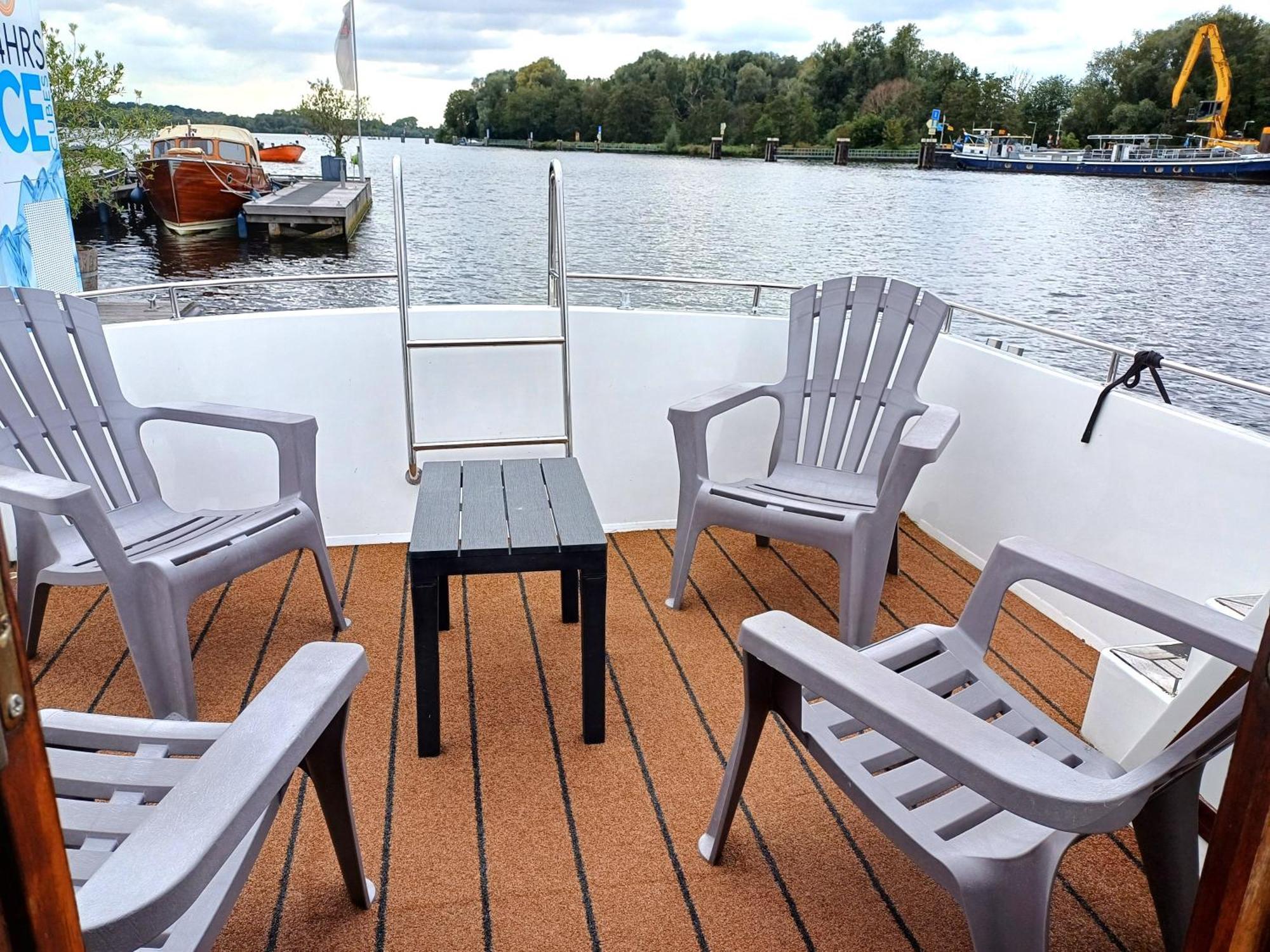 Hotel en barco Motorjacht At Ease *